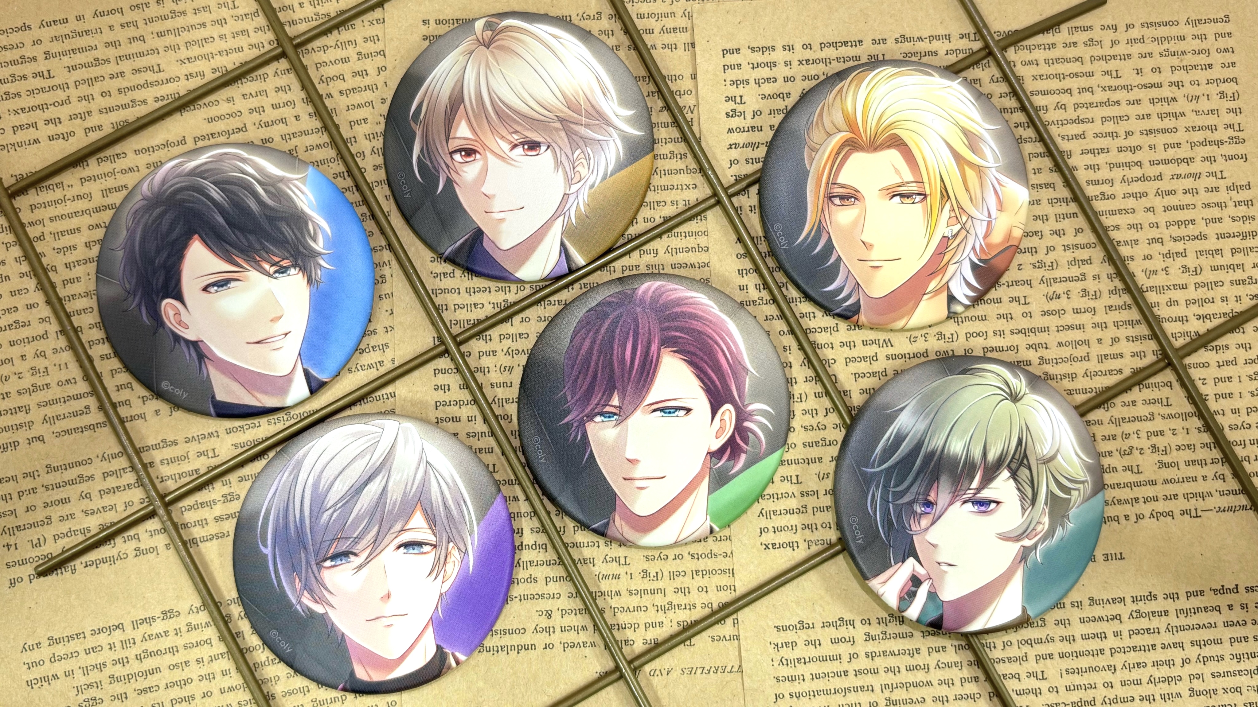 colyタイトルの公式グッズ